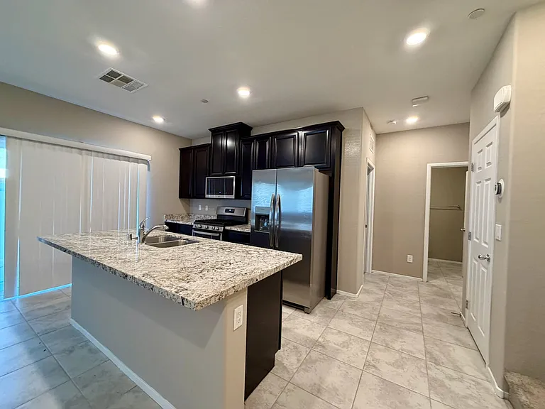 4536 Lafontaine Ct #1080 — Photo 15