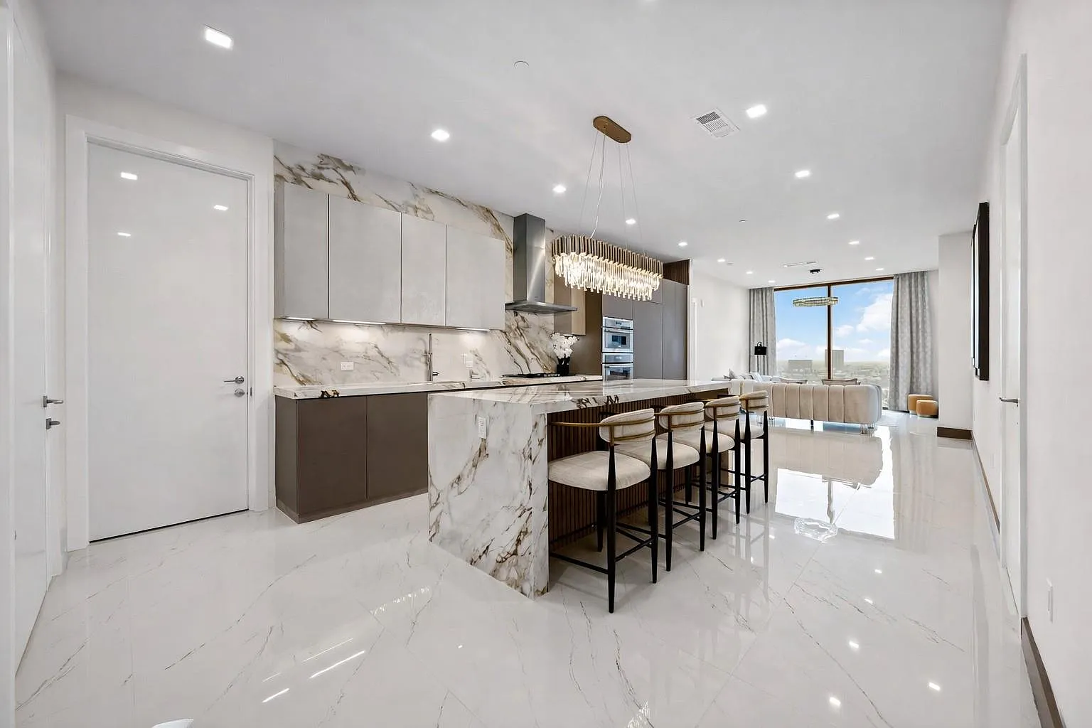 2 bed, 1324 sqft, $6,000 — Photo 2