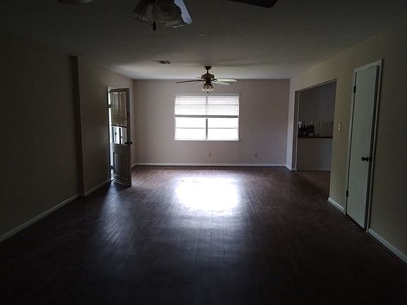 Main living area
29*14.25ft