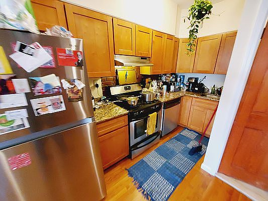2nd image of 413 Smith St #2R