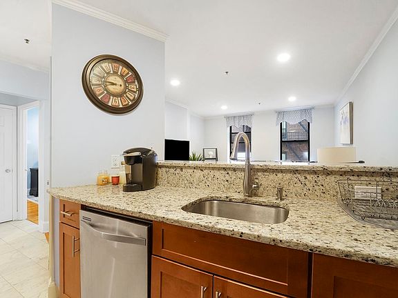 3rd image of 1115 Willow Ave APT 405