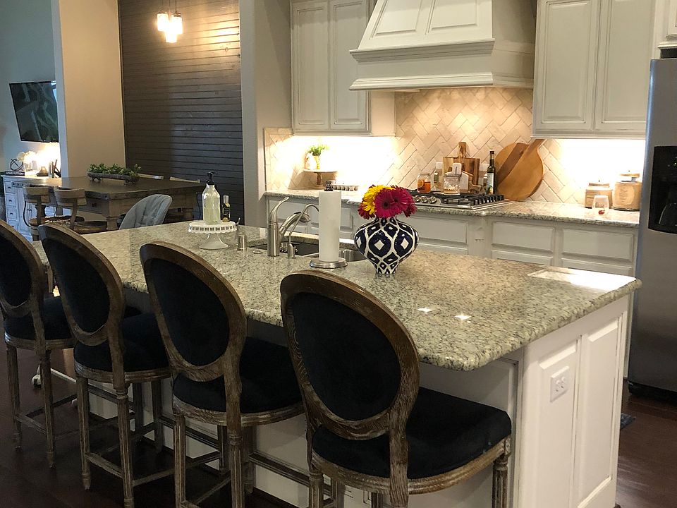 Gourmet kitchen 