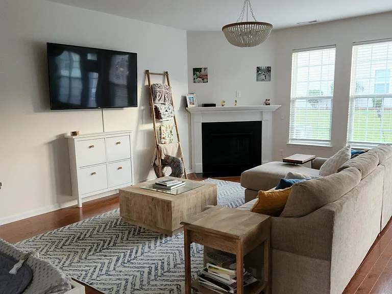 1216 Circle Oaks Dr — Photo 3