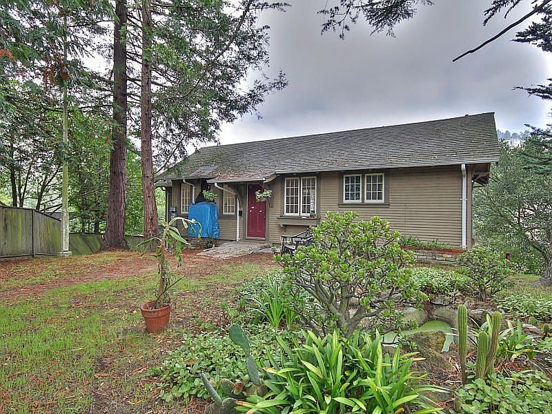 COTTAGE IN THE REDWOODS