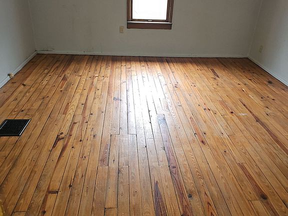 4th image of 5874 Layor Dr