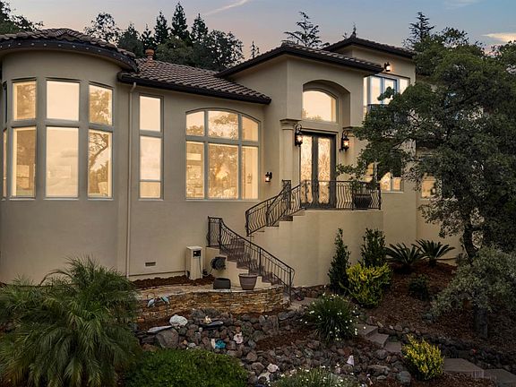 2nd image of 2070 Driftwood Cir