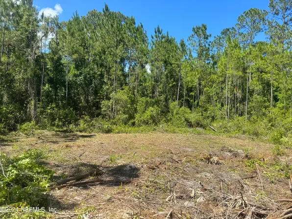 141 PLANTATION Circle, Palatka, FL 32177