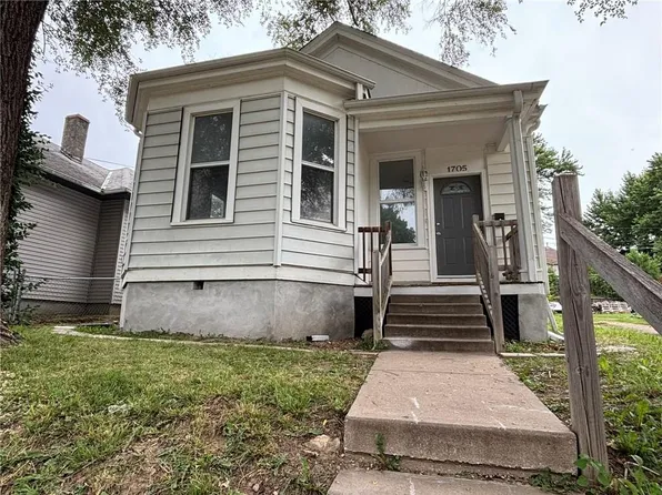 1705 Boyd St, Saint Joseph, MO 64505