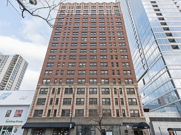 4th image of 1211 N La Salle Dr APT 802