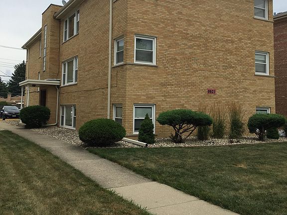 5th image of 8621 N Milwaukee Ave APT Ge