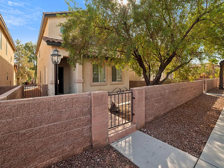 245 Wilted Jasmine Ct — Photo 1