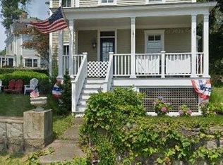 120 Hope St, Bristol, RI 02809