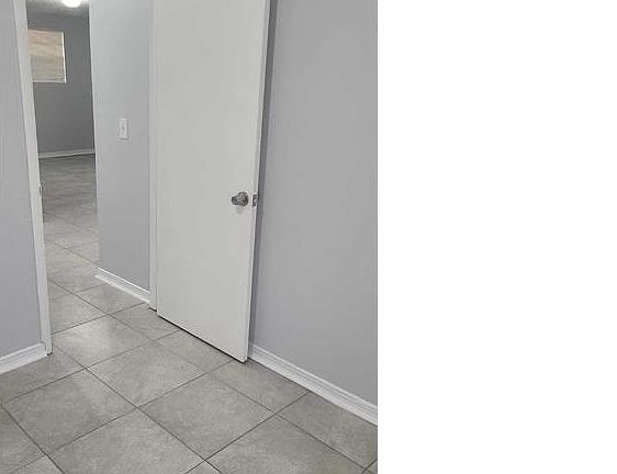 5th image of 1412 Huron St