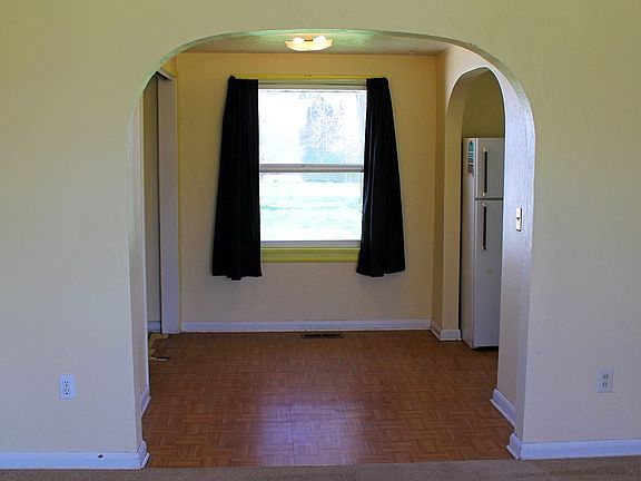 4th image of 1815 Plaza Way