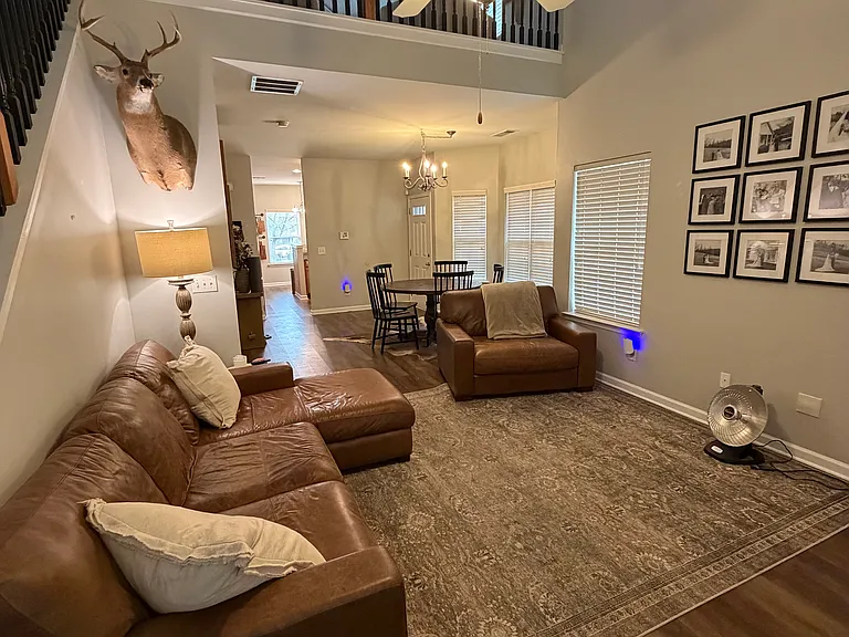 317 Franklin Ln — Photo 1