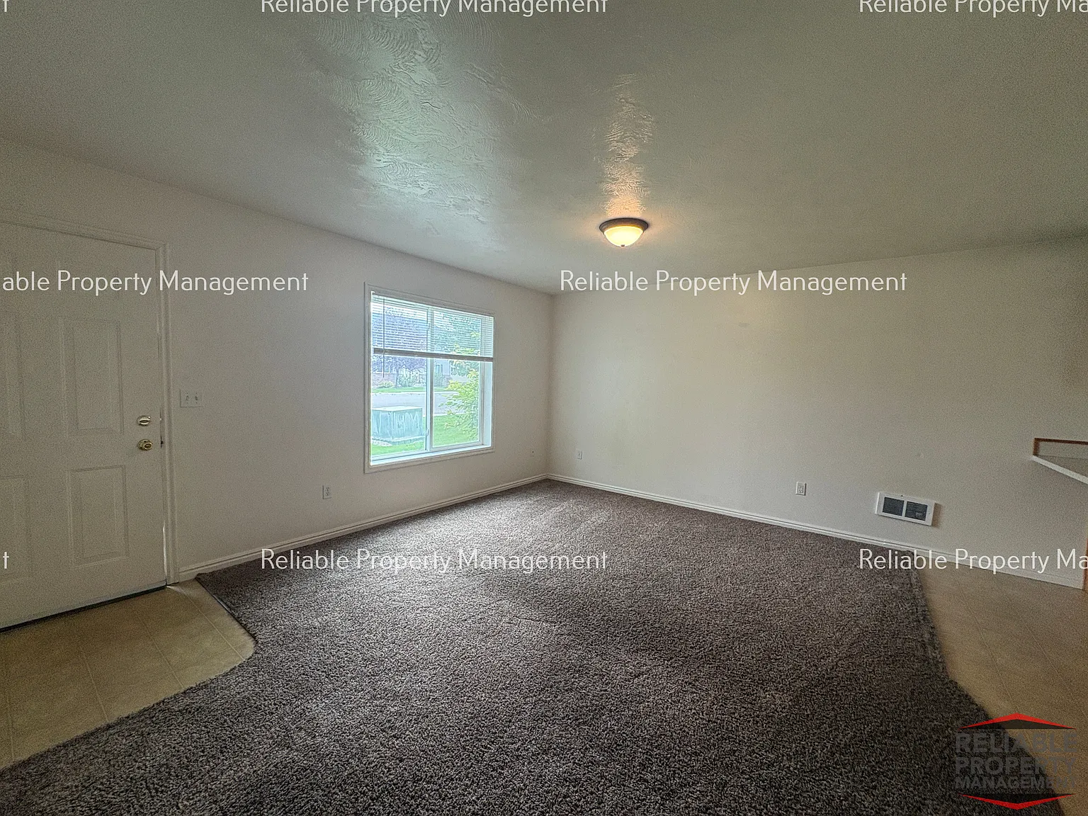 2 bed, 750 sqft, $1,095 — Photo 2