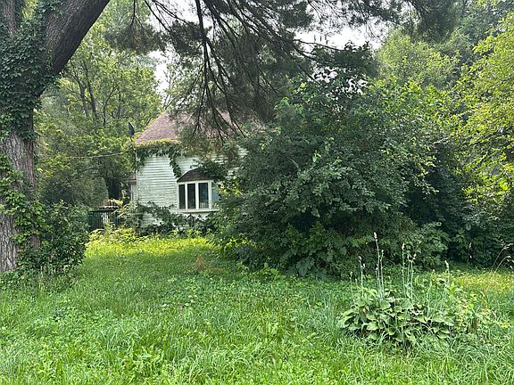 2nd image of 16737 9th Rd