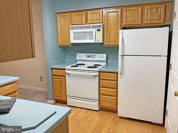 5th image of 2011 Warners Ter S Unit 229