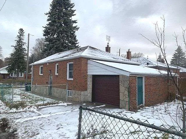 46 Medhurst Rd #BASEMENT