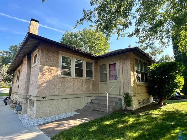 919 34th St, Sioux City, IA 51104