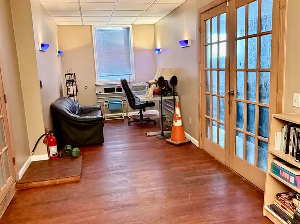 2108 West Street image 10 of 13