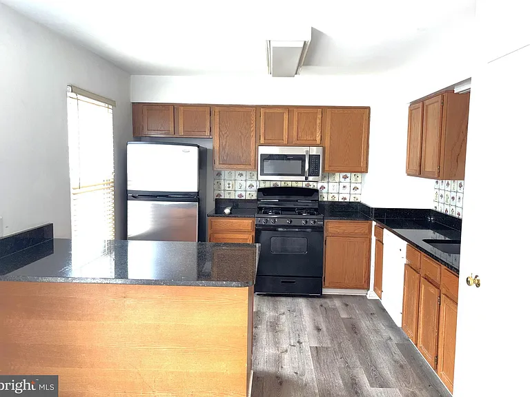6761 Jenny Leigh Ct — Photo 9
