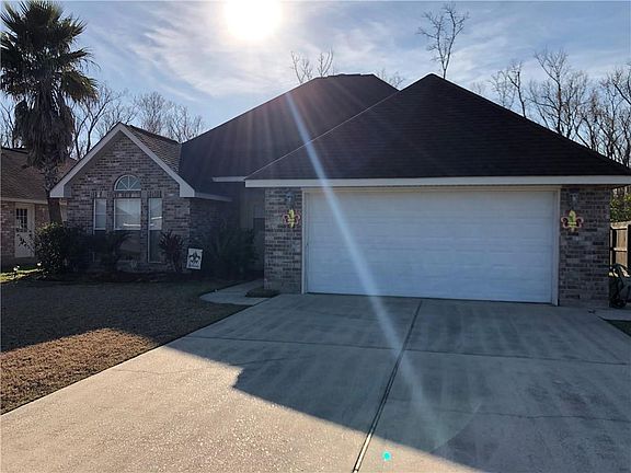 2nd image of 629 Foxwood Ln