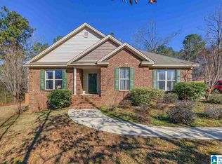 109 Fox Run Dr, Deatsville, AL 36022