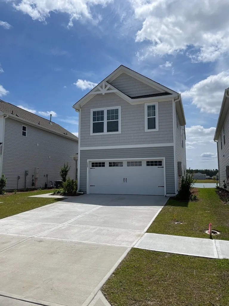 4 bed, 2.5 bath, 2148 sqft, $2,500 — Photo 4