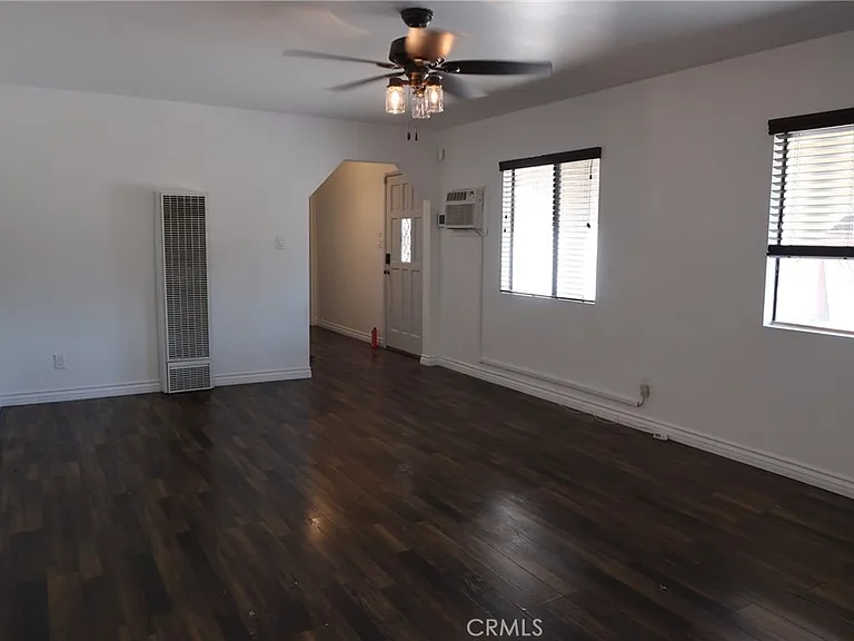 455 Nassau Ave — Photo 8