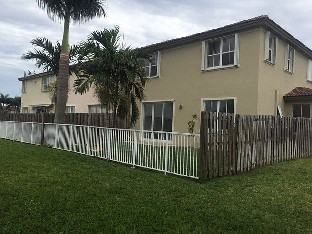 1st image of 11385 NW 85 Ln