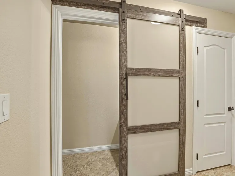 724 Picasso Picture Ct — Photo 21
