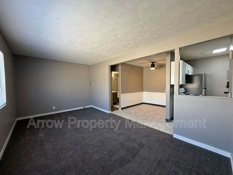 1215 E St #7