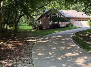 1910 Susten Dr, Millersburg, OH 44654