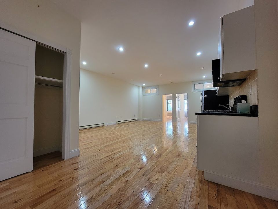 1st image of 881 10th Ave Unit 3Z