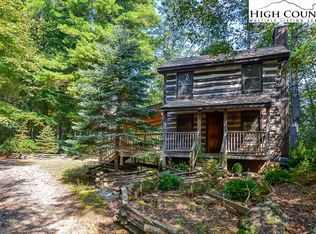 304 Blueberry Hl, West Jefferson, NC 28694