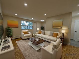 3370 Havenwood Dr #208, Mississauga, ON L4X 2M4