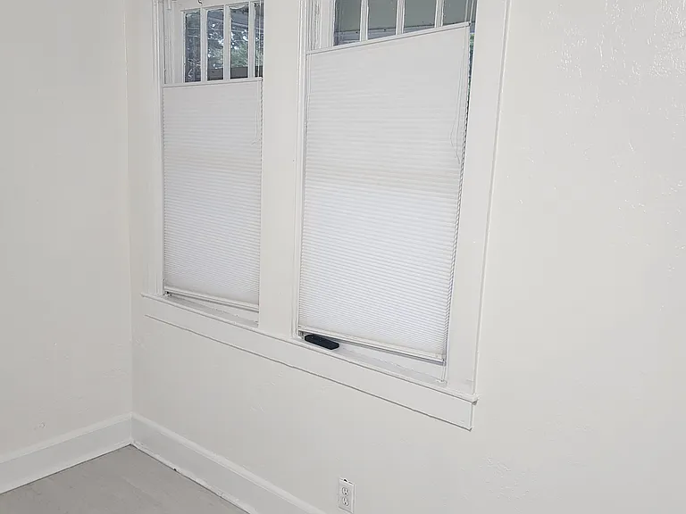 311 SW 12th St #1 — Photo 5