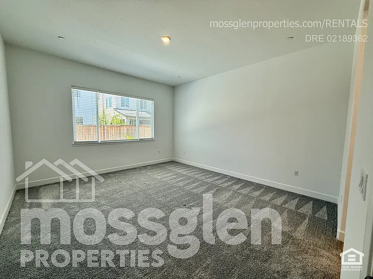 5666 Sailrock St — Photo 25