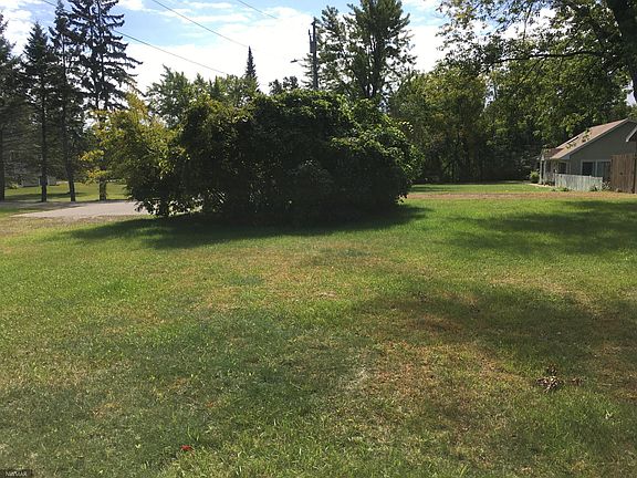 2nd image of 1722 5th St NE