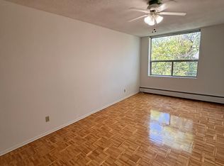 431 Daly Ave #203, Ottawa, ON K1N 6H3