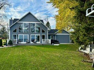 104 Rickers Bay Rd, Neenah, WI 54956