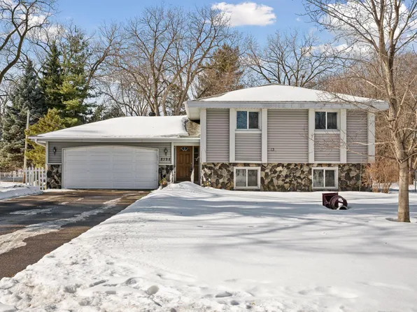 8398 Lakewood Dr NE, Spring Lake Park, MN 55432