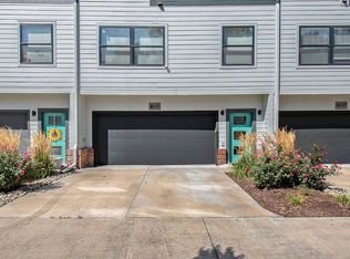 3136 Mayberry Ct, Omaha, NE 68105