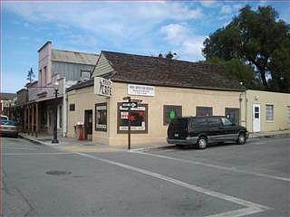 5th image of 300 3rd St