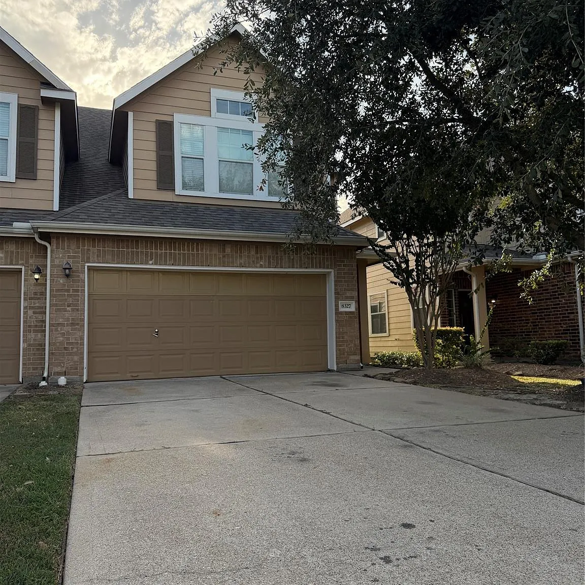 3 bed, 2.5 bath, 1810 sqft, $2,000 — Photo 1