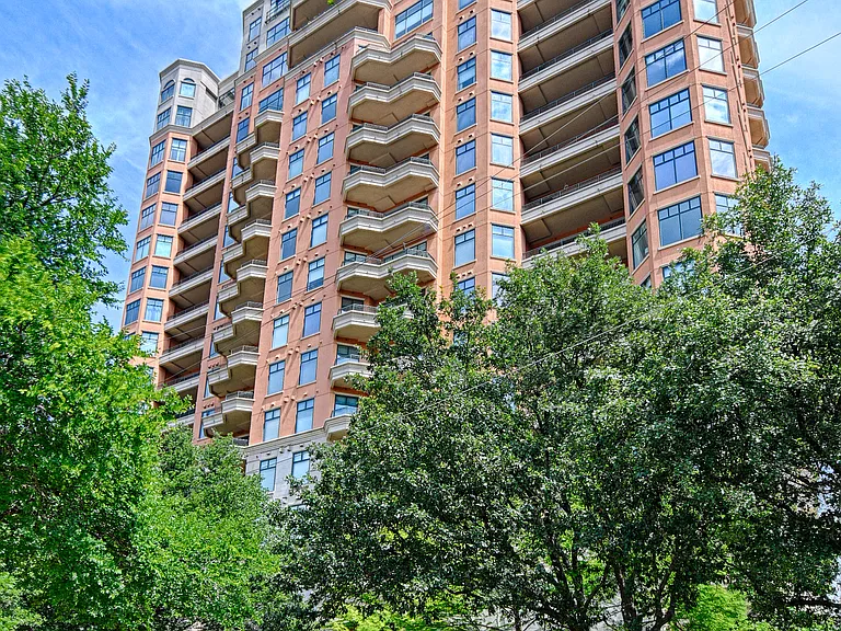 2828 Hood St #1008 — Photo 31
