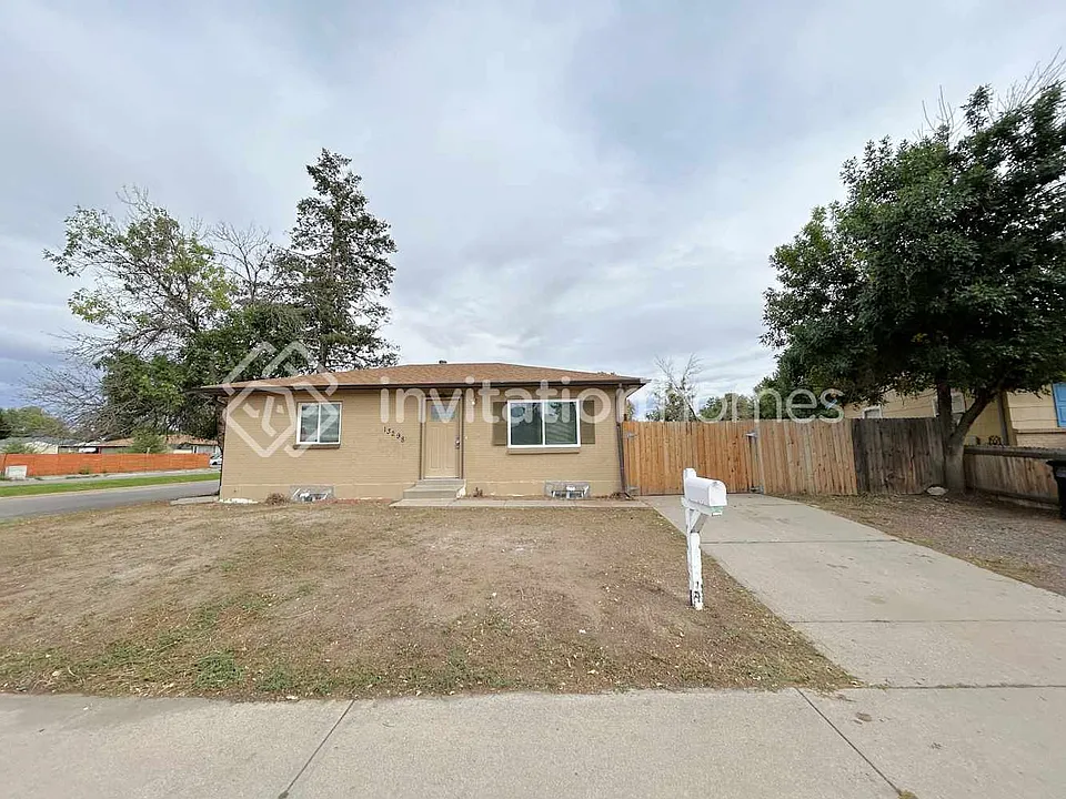 13298 Lackland Dr