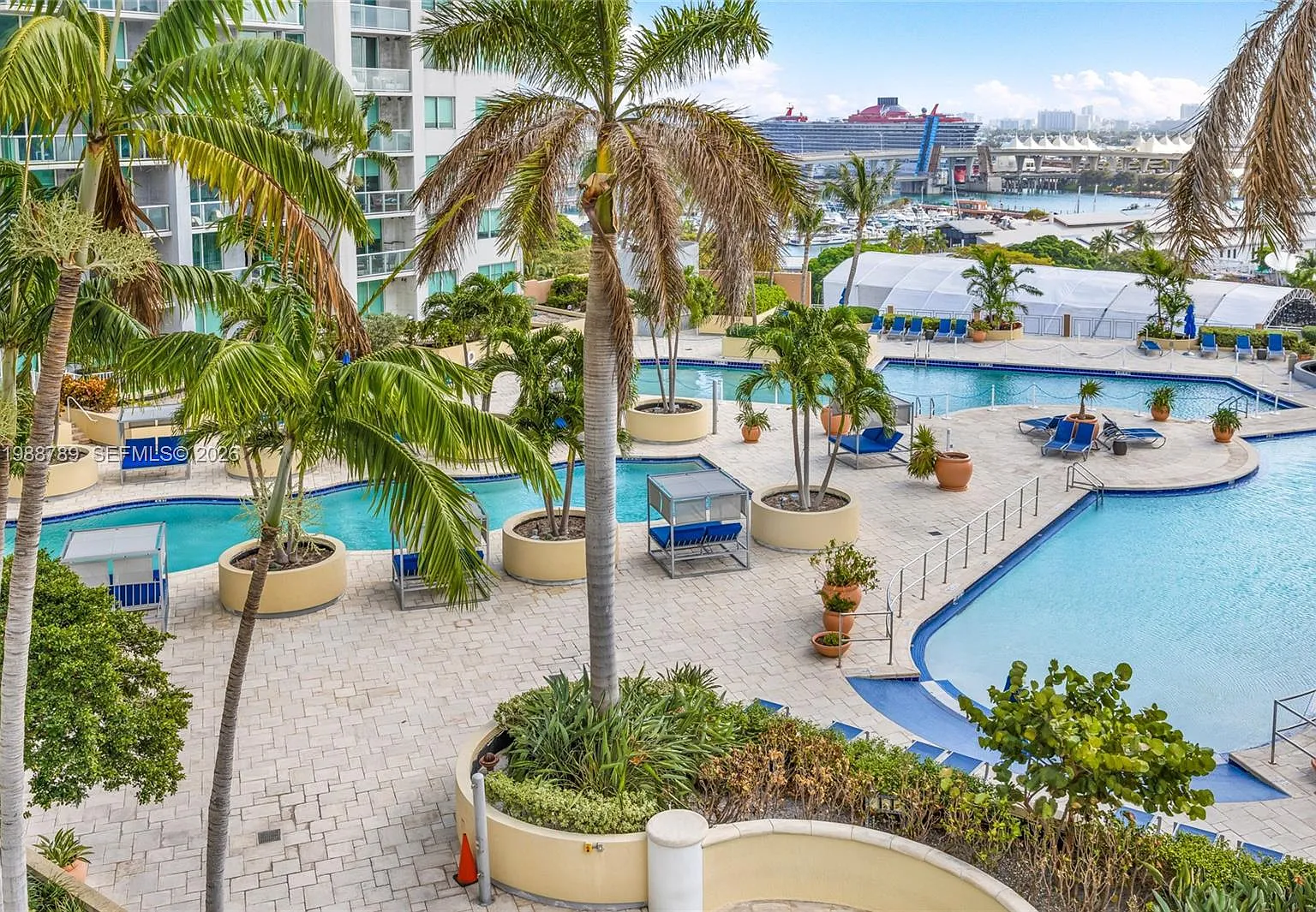 Vizcayne South Condo — Photo 1
