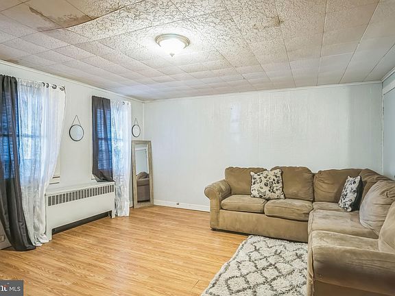 3rd image of 61 Bowman St